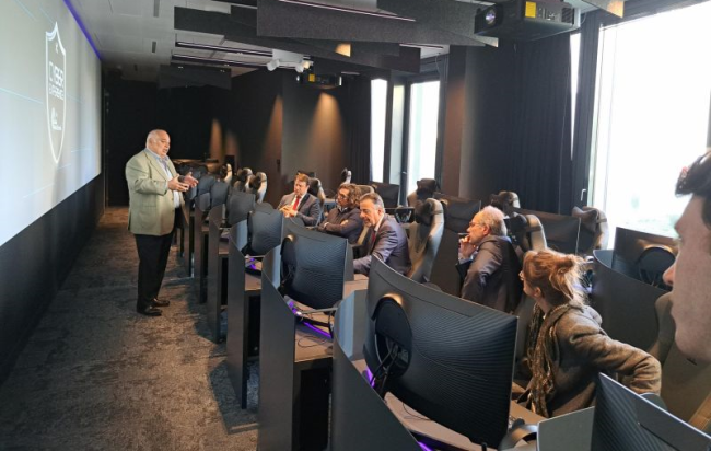 Visite Loïg Chesnais-Girard président de la région Bretagne chez Cyber Experience